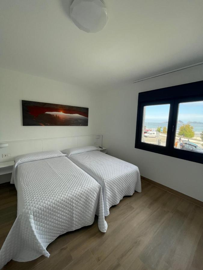 Hostal Montevideo Beachfront Nigrán Extérieur photo