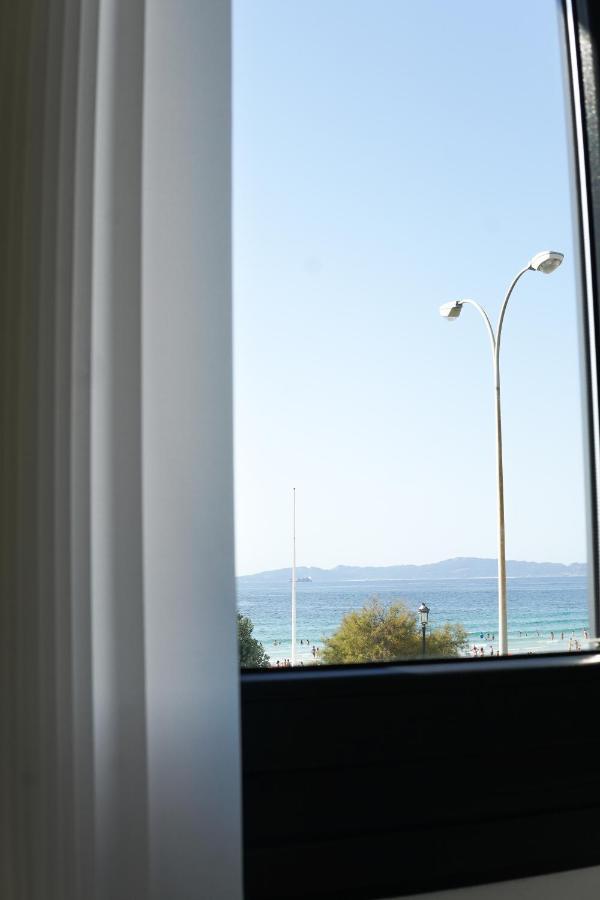 Hostal Montevideo Beachfront Nigrán Extérieur photo